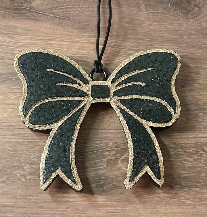 Blk/Gold Bow- Iced Vanilla Woods