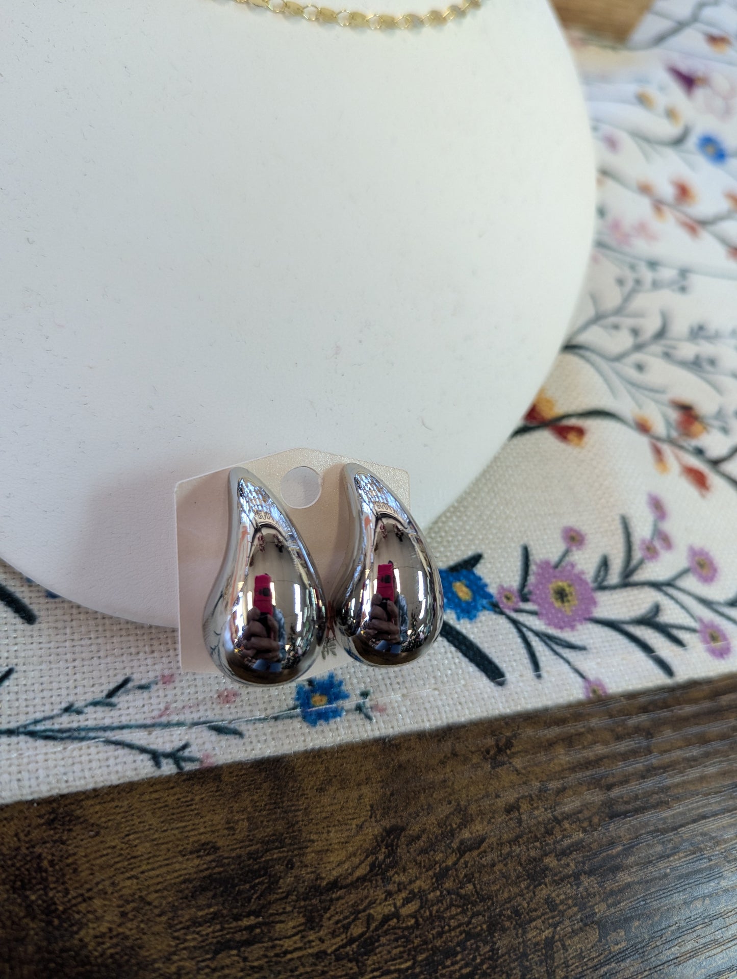 Chunky Silver Stud E037