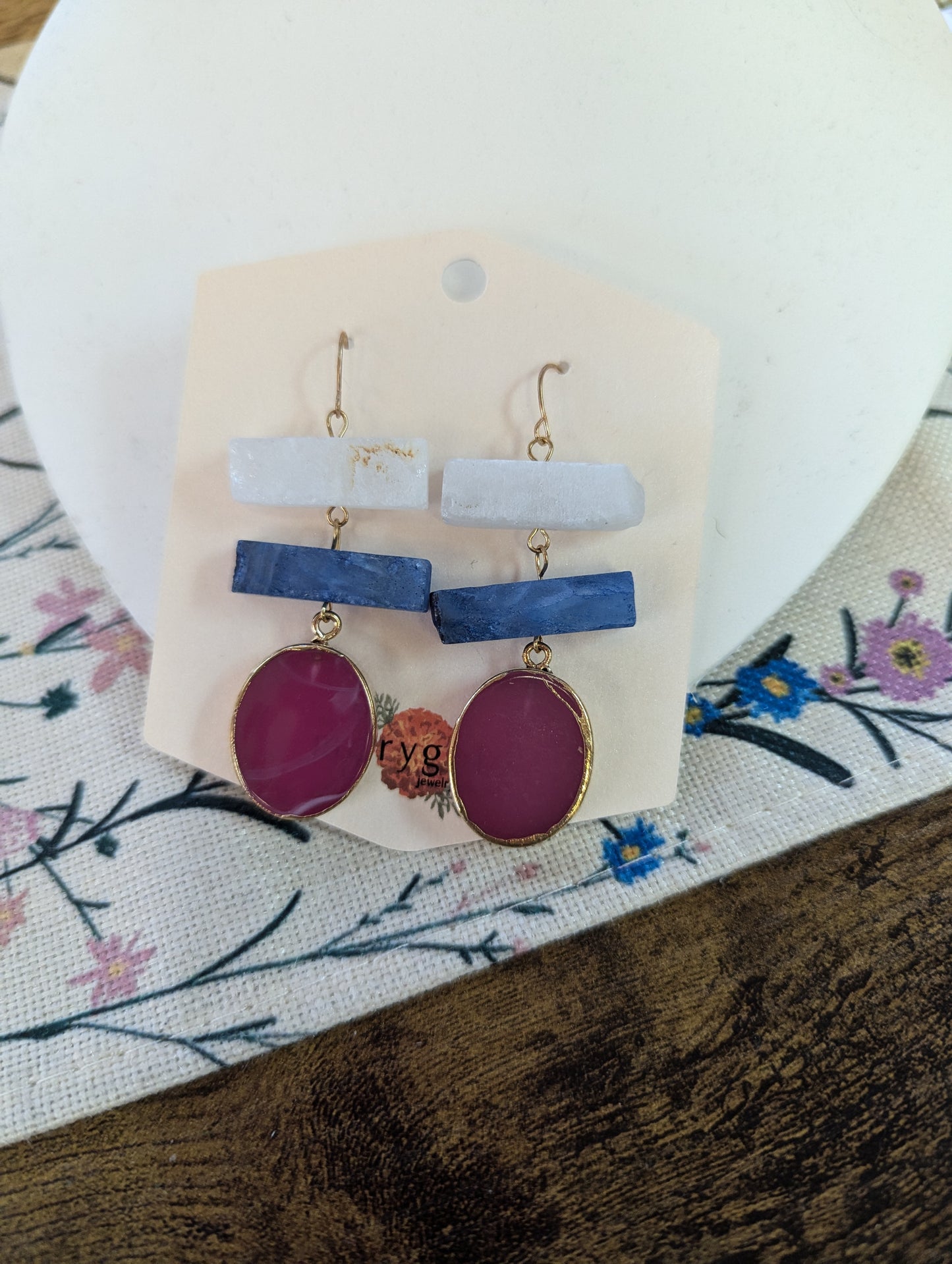 3 Stone Dangle E056