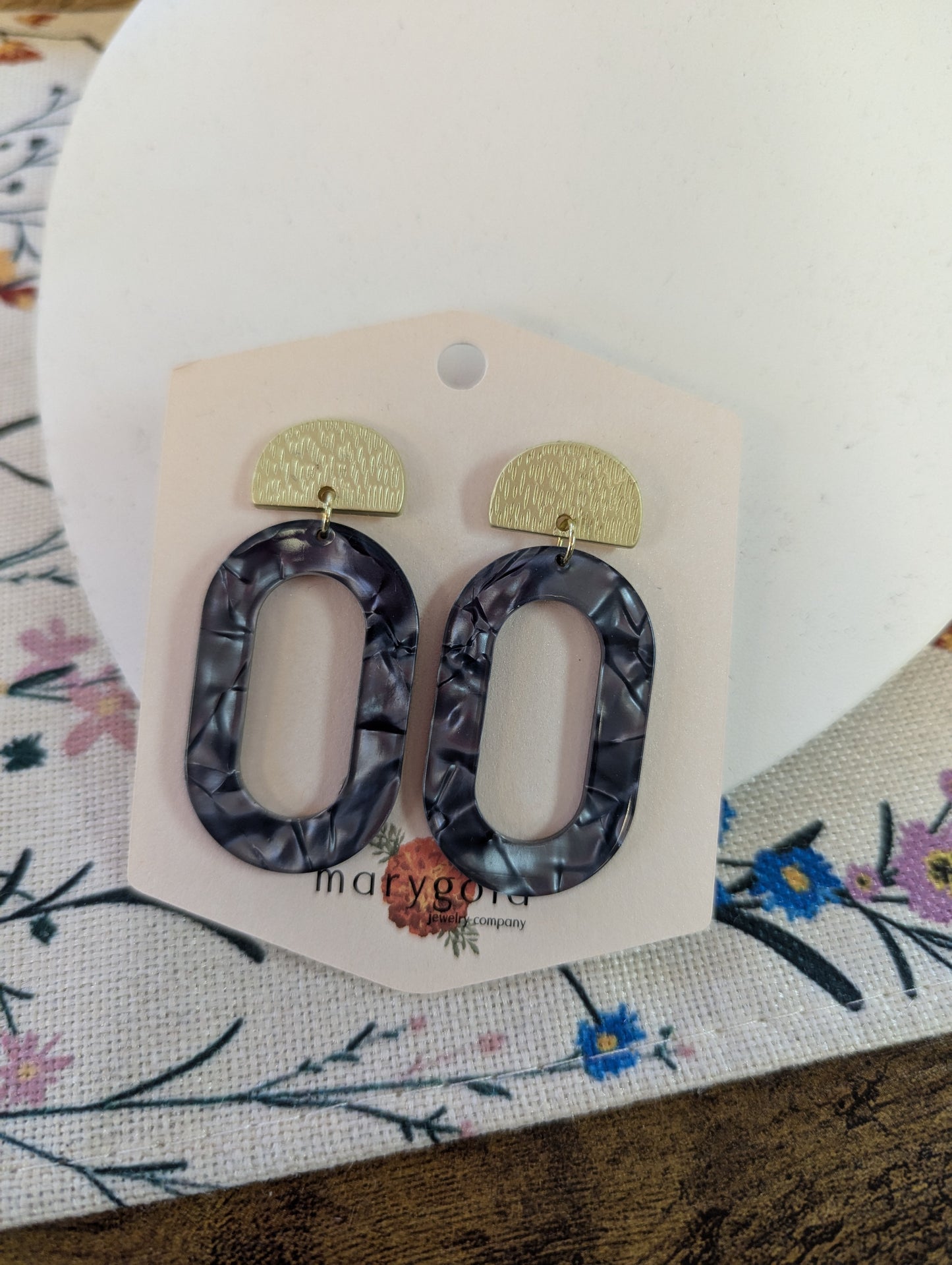 Oval Resin Dangle E042