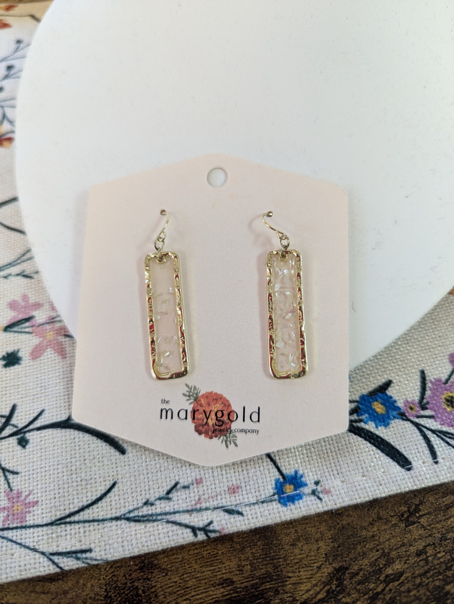 Clear Dangle E046