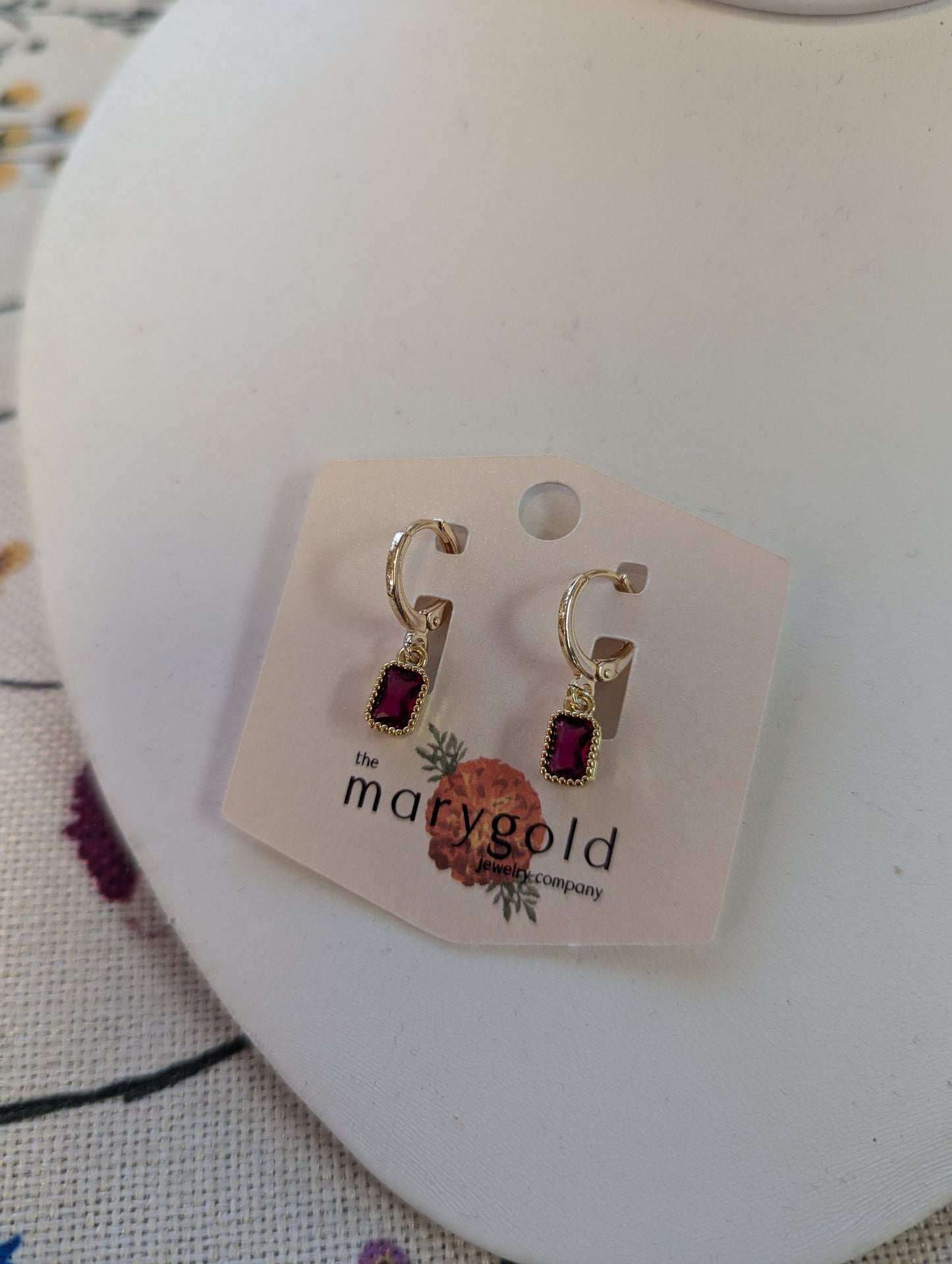 MG Dangle Maroon E011M