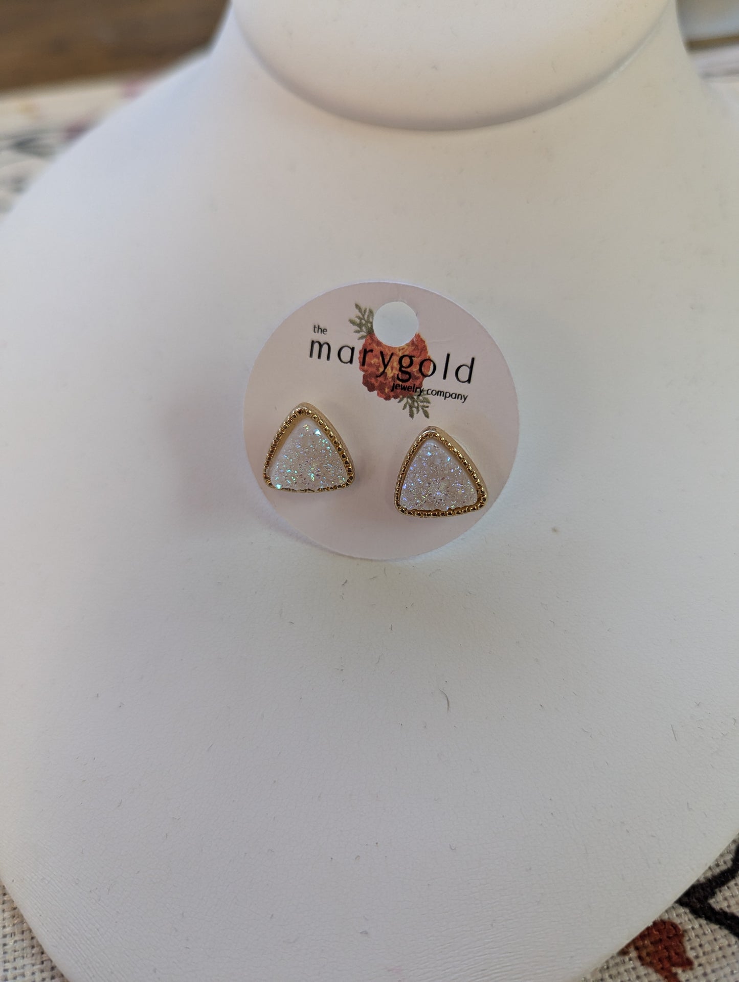 Triangle Stud E023