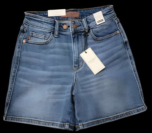 Judy Blue- MD 2 Button Mid Length Dad Shorts