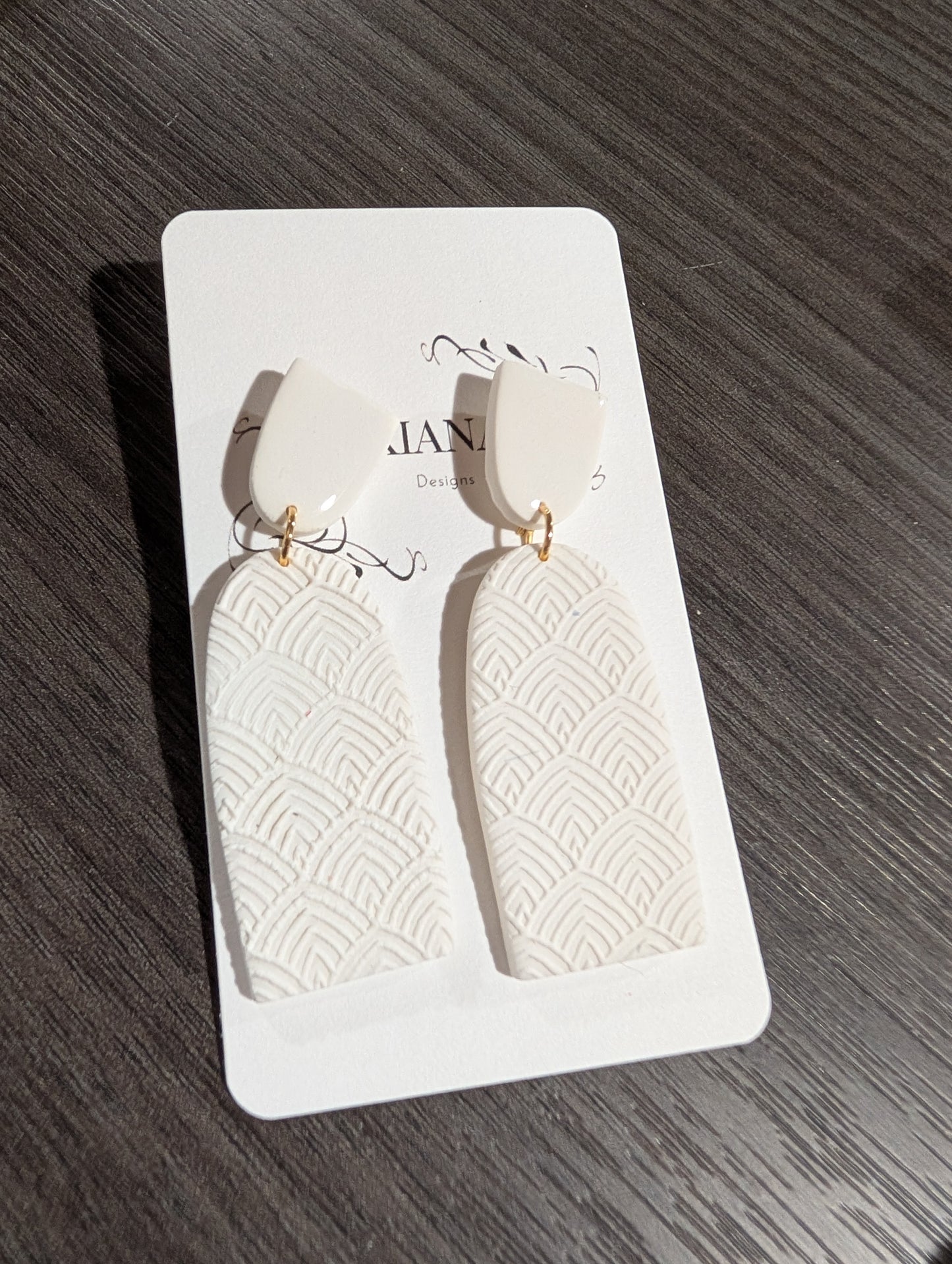 White Dangle