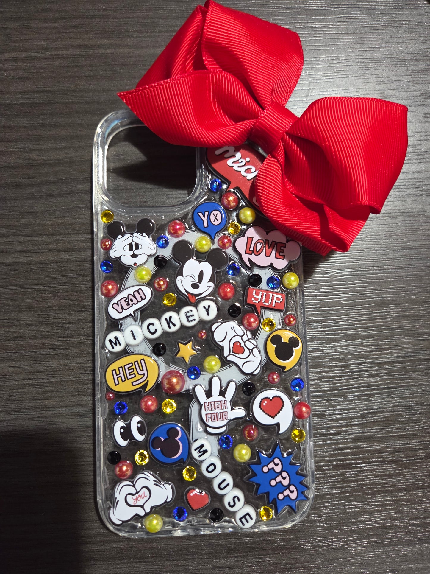Mickey Mouse iPhone 15