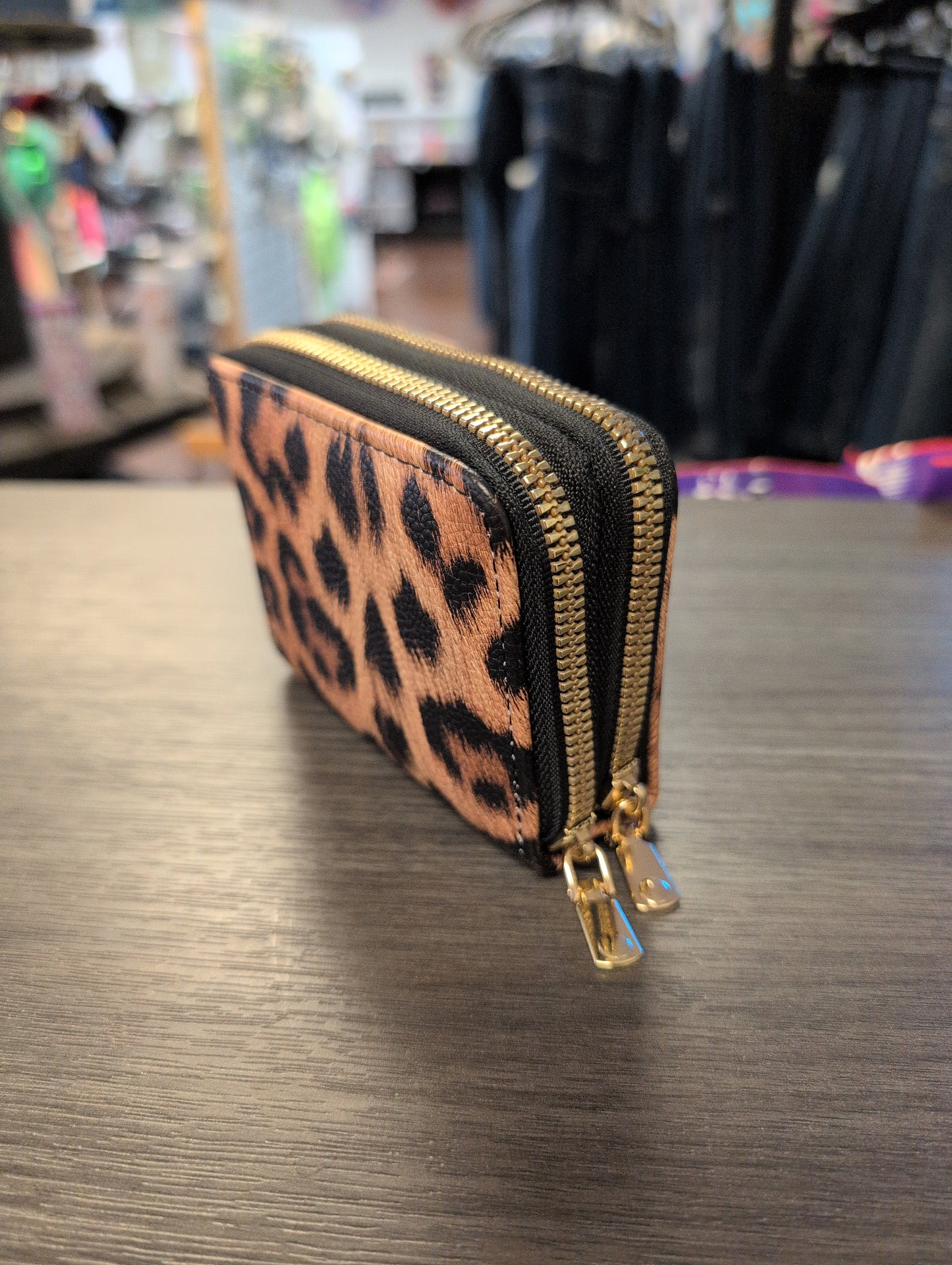 Double Zip Leopard Wallet2