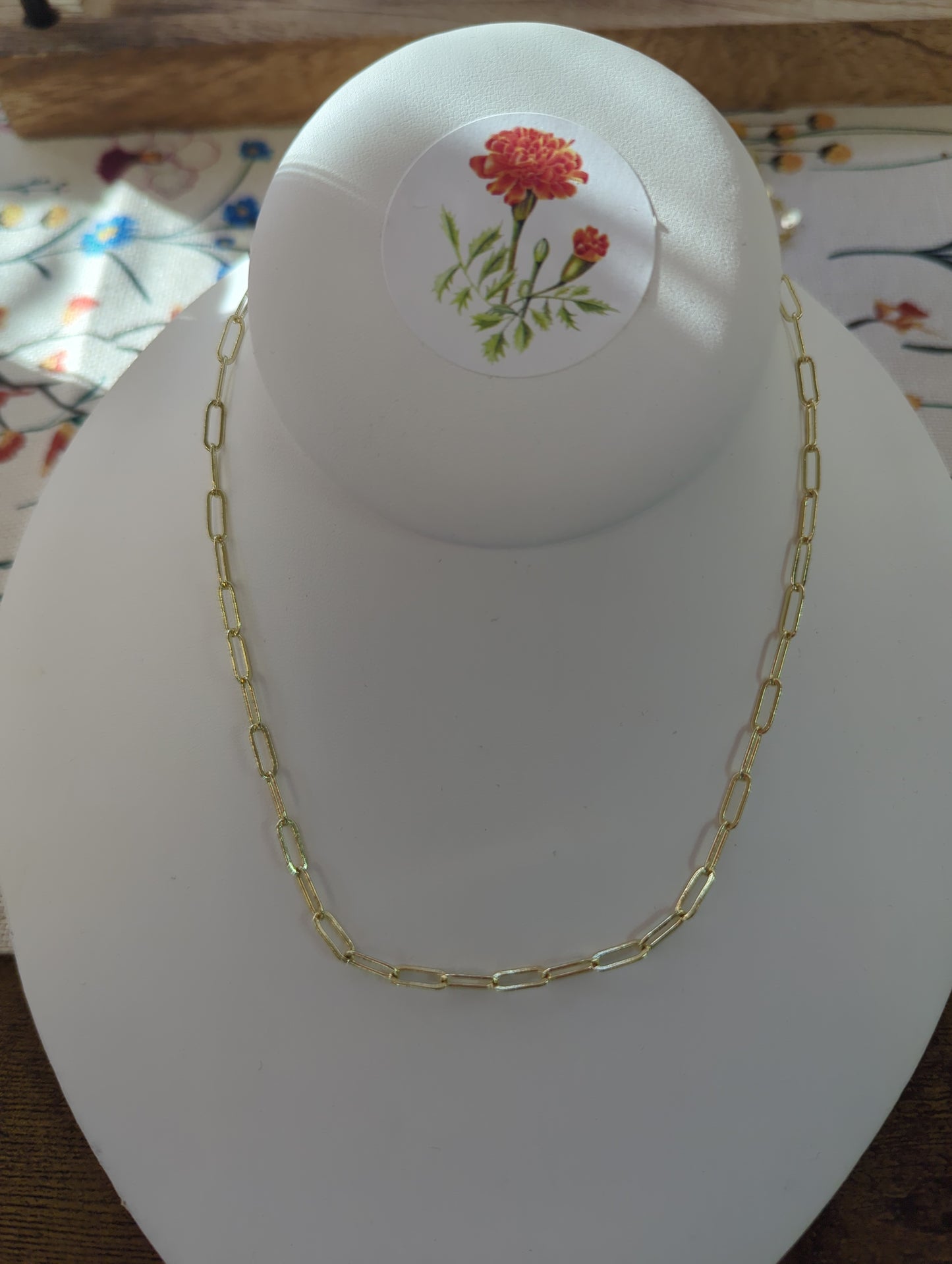 Medium Paperclip Chain N004