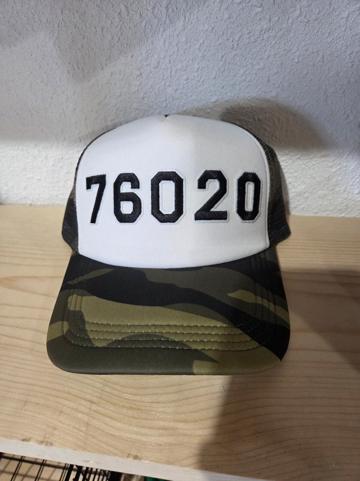 76020 Camo Trucker