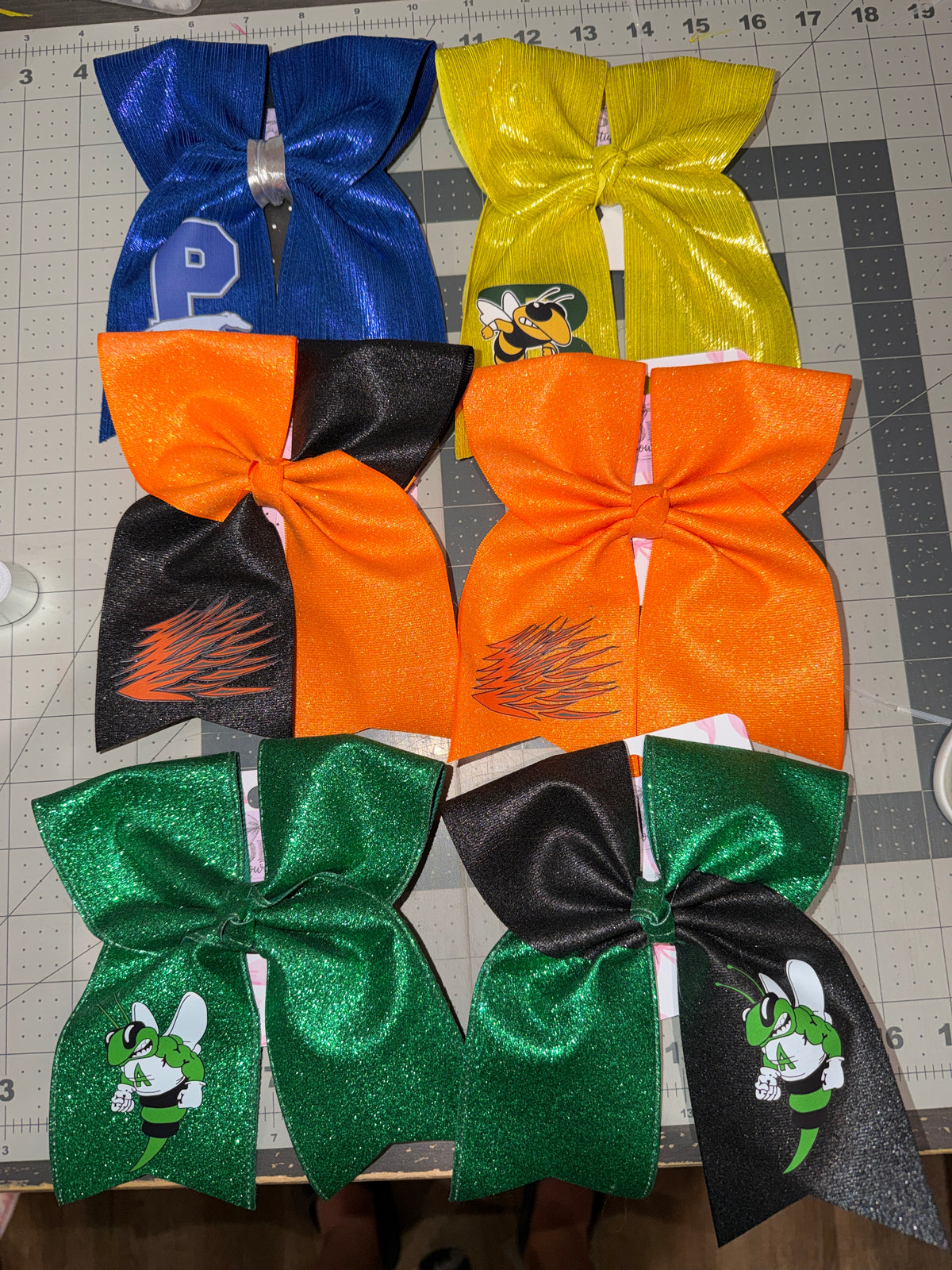 Mascot cheer bow