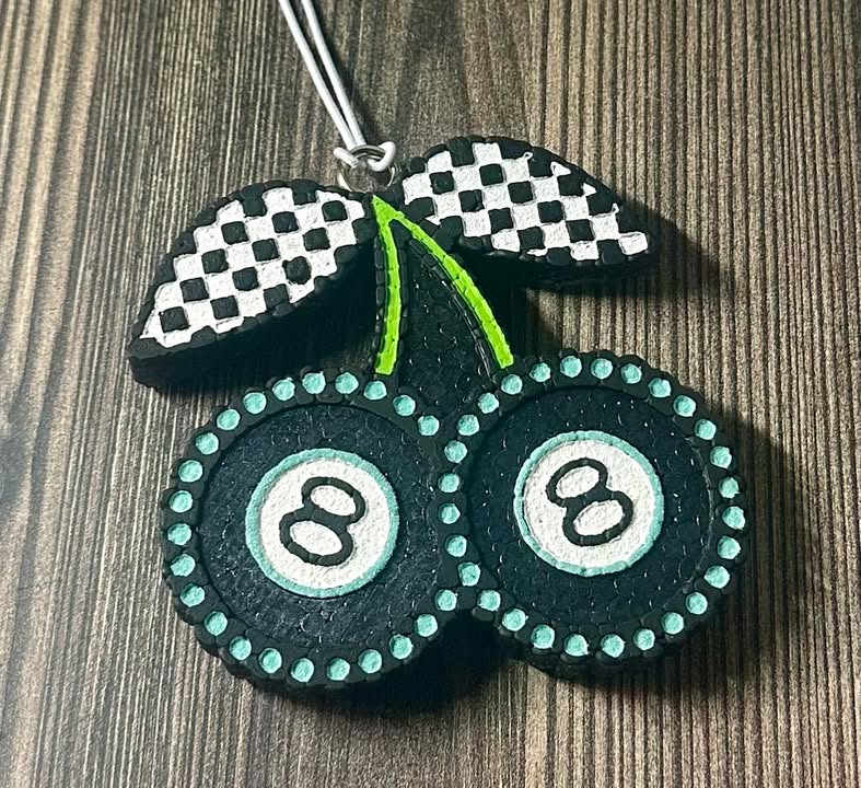 8 Ball Dice- Black Ice