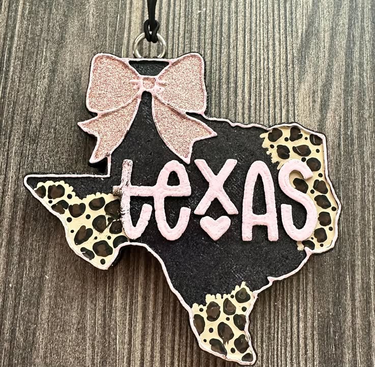 Leo/Blk TX- Leather & Lace