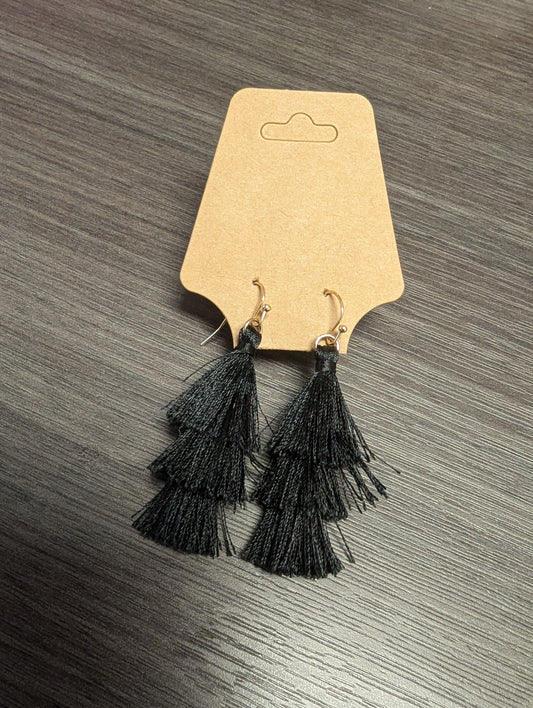 Dangle Black