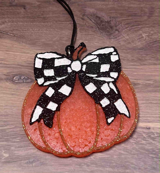 Checkered Bow Pumpkin- Fiji White Sands