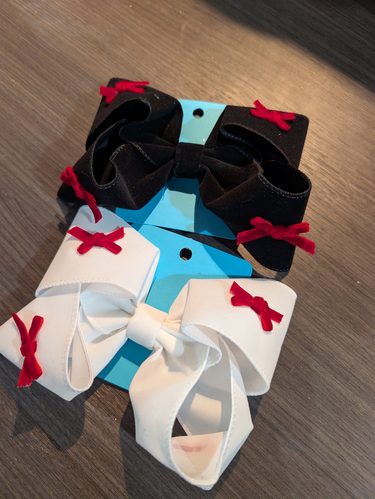 Red Bow Felt Bow