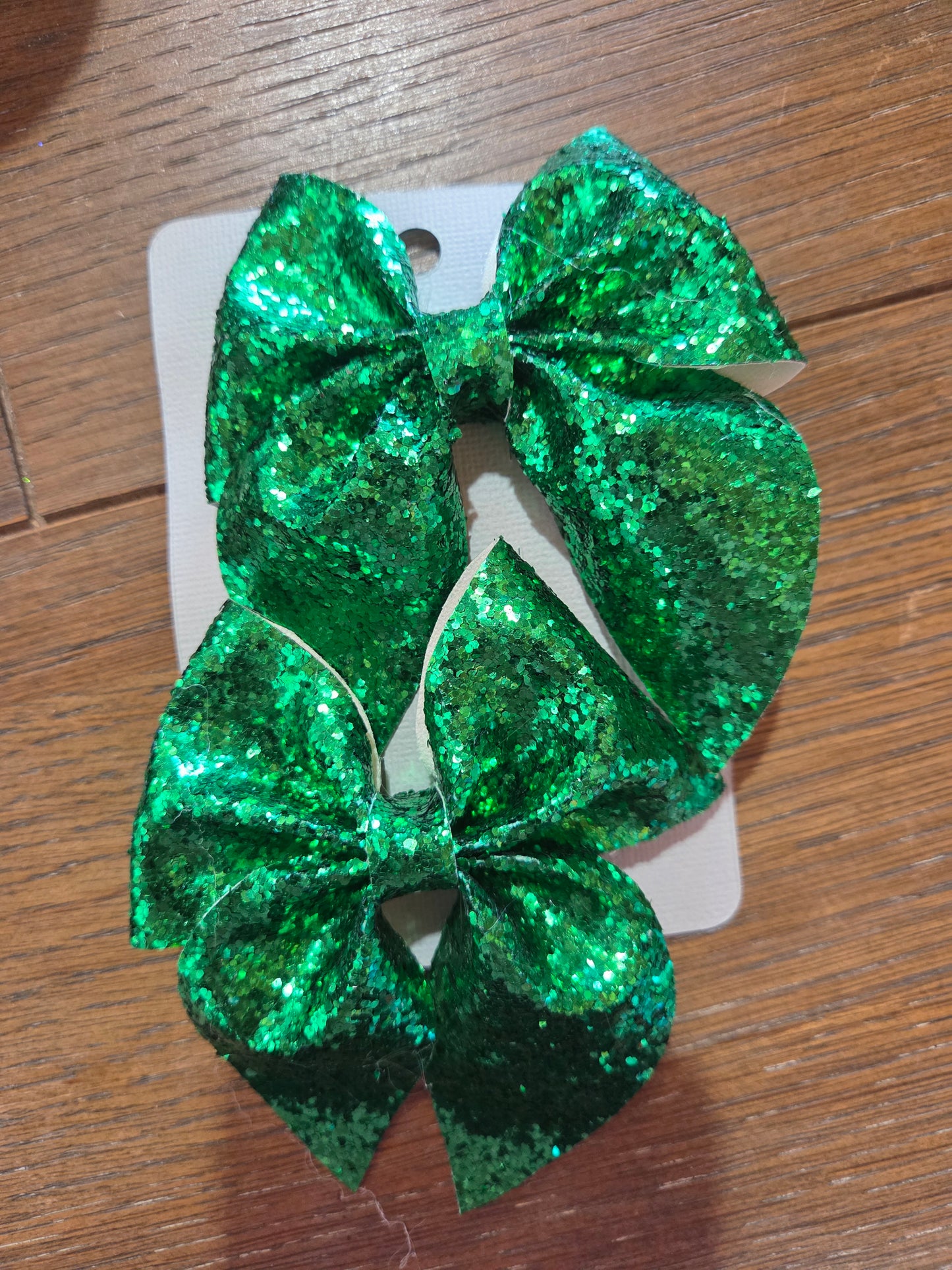 Green Piggy Bow