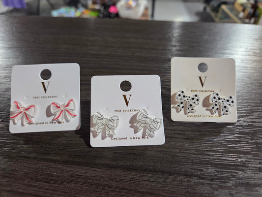 Sports Bow Studs