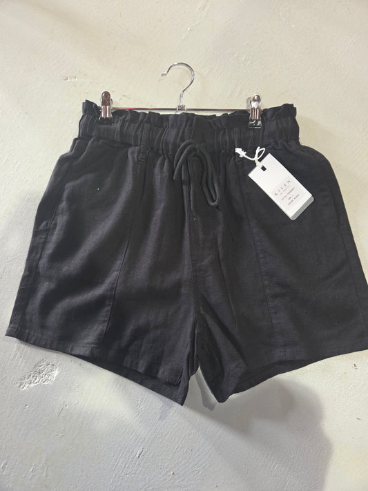 Linen Risen Black Shorts