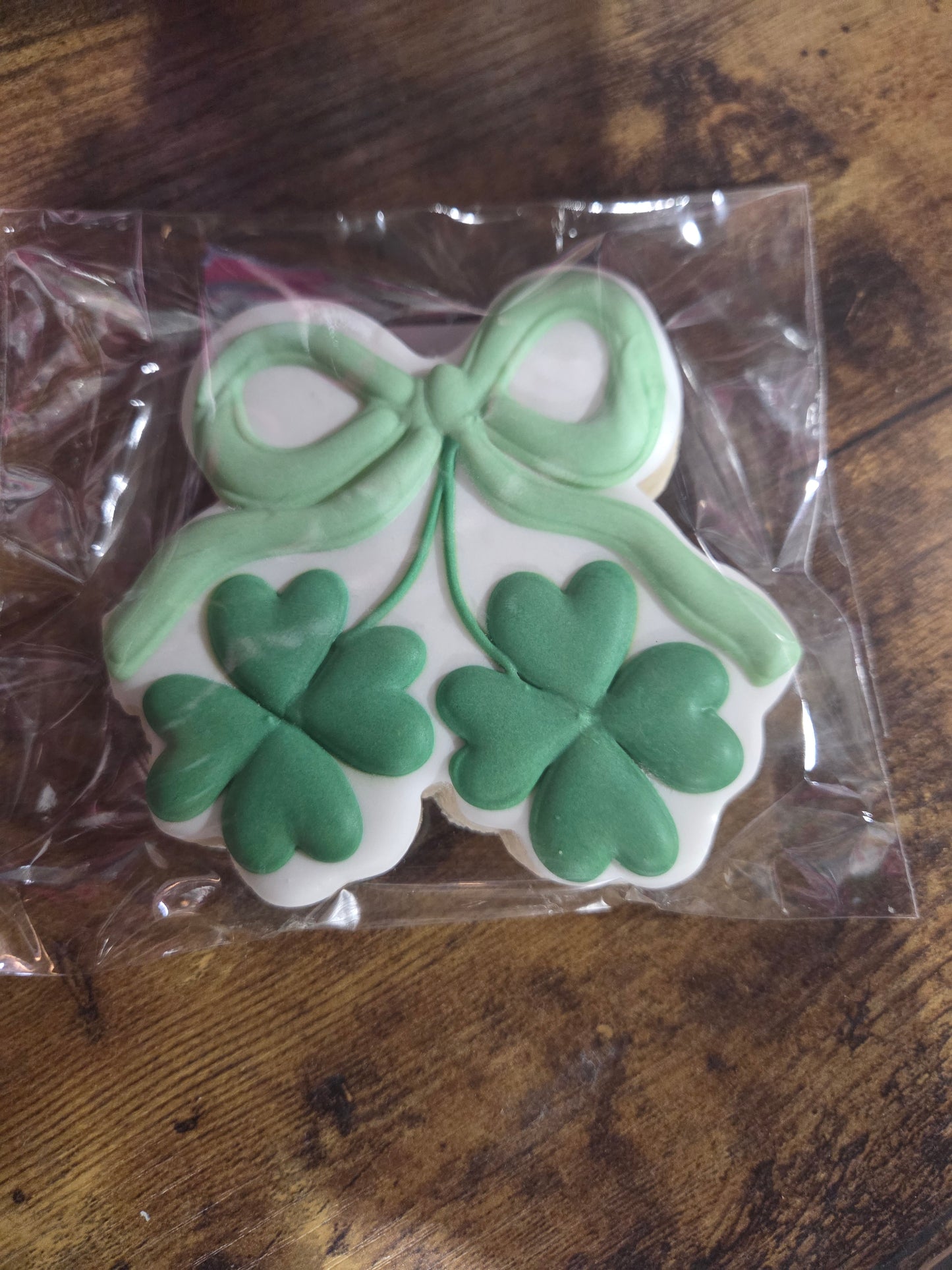 Shamrock Bow Cookie